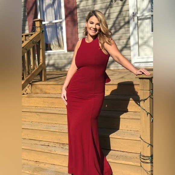 𝅺Stunning Ball Dress, Wine Red, Sequin Hearts - Picture 5 of 12